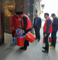 和门程村组织志愿者向全村村民宣传垃圾分类知识