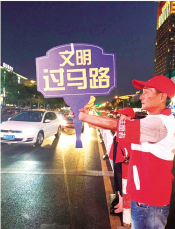 生命以痛吻我，我却报之以歌