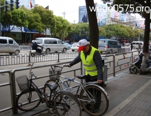 志愿者走进笛扬，规范停车服务活动