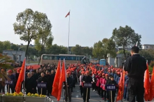 “百队千人”志愿者会战