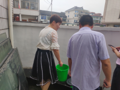 展望村翻缸倒罐志愿活动
