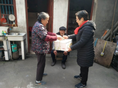 关爱老人，暖心行动