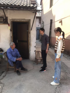 慰问困难群众