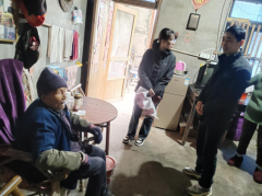 慰问困难群众