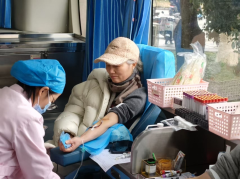 福东社区开展热血暖社区，爱心传真情无偿献血活动