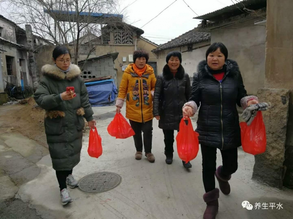 迎新春，包饺子，送爱心