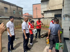 慰问困难群众