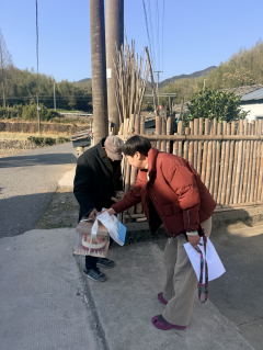 新横溪村开展暖心生日传递温情公益志愿活动