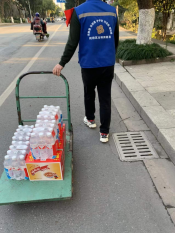 隔离不隔爱，物资送上门
