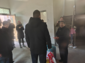 慰问困难户
