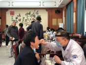 越城区人民医院医生为车头村民义诊