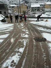 扫雪除冰志愿活动