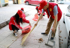 街边垃圾清理活动