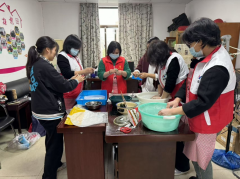 国庆村“浓情清明”包艾饺志愿活动