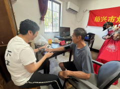 “为老年人暖心服务”志愿活动