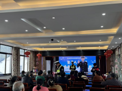 滨海交警队到国庆村进行交通安全宣讲