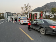 疫情防控守小门
