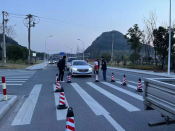 疫情防控守小门