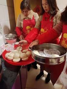 疫情期间为卡口人员送温暖