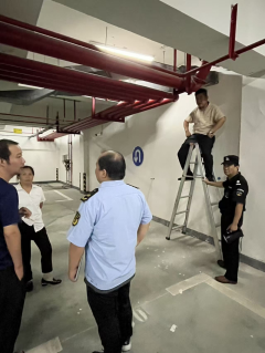 新中泽社区开展消防安全检查志愿者活动