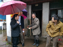 走访慰问爱心帮扶村
