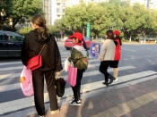 文明交通劝导，气象志愿者在行动