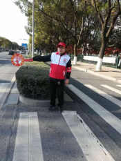 13、14日于笛扬路（群贤路至瓜渚路段）文明交通劝导志愿活动