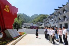 踏寻红色足迹 传承“阿大精神