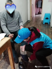 “向阳花开”志愿者看望失独老人