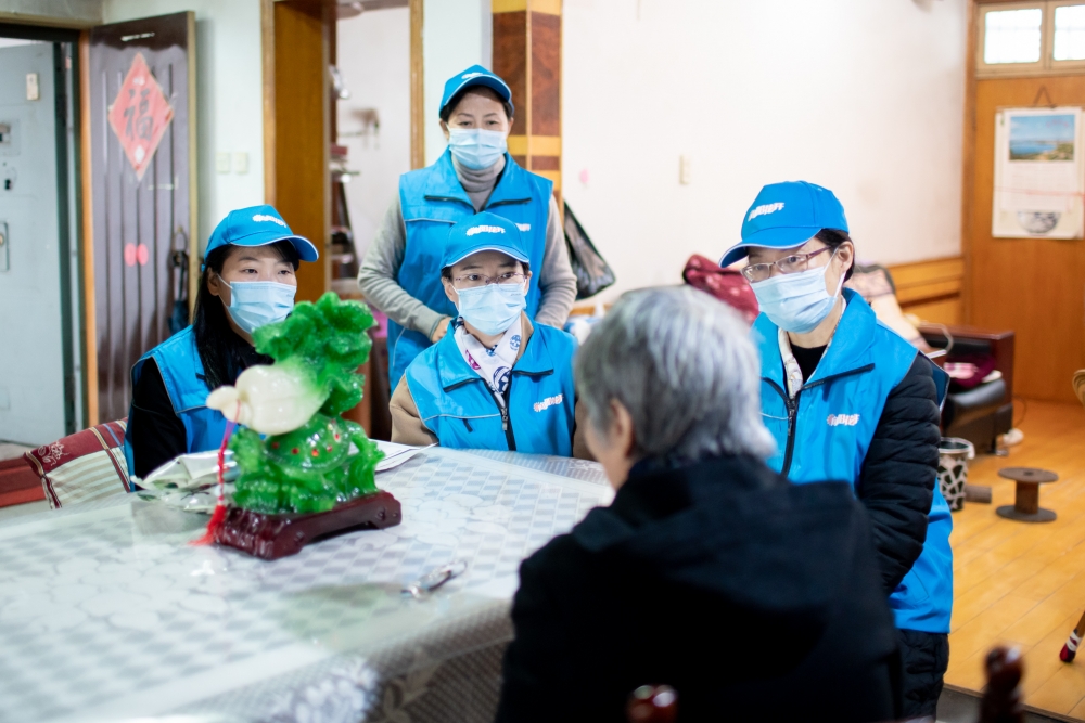 向阳花开——带爱回家“放飞心情”