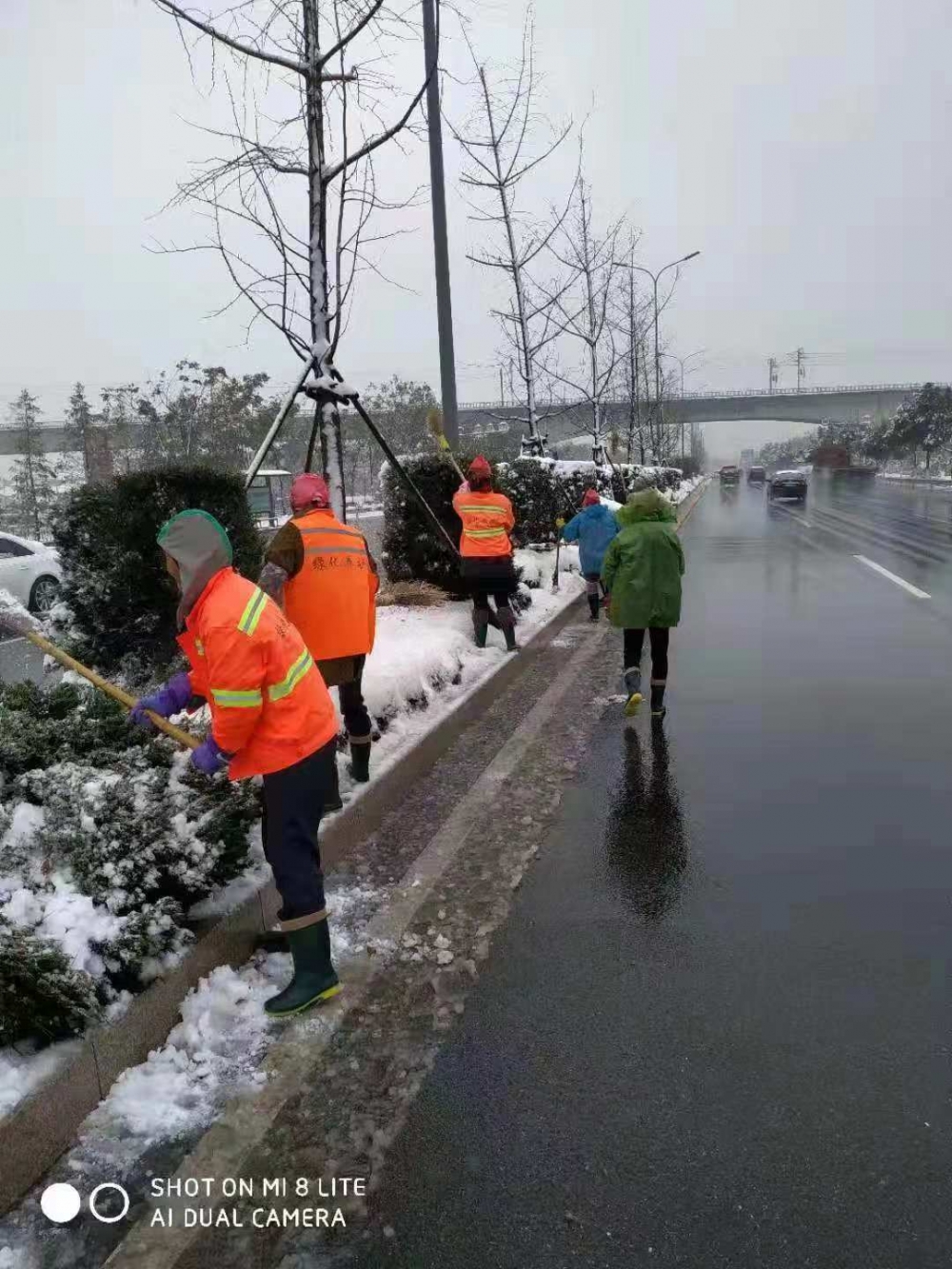 道路抢险，逆行而上