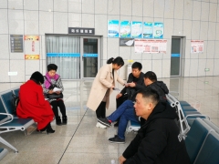 开展暖心志愿服务活动