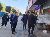疫情防控“守小门”检查