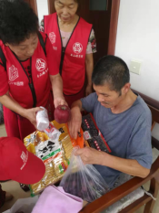 “羊山娘子军”敬老院慰问活动
