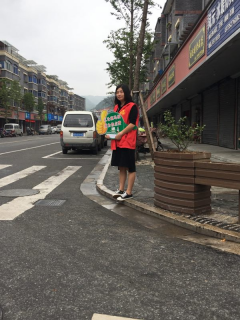 文明礼让，安全出行劝导活动