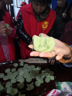 清明做艾饺，尝艾饺