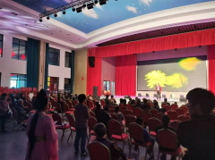 建吴居文艺演出志愿服务活动。