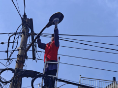 建吴居“点亮微光，守护归途”修路灯志愿服务活动