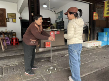 关爱走访 入户陪聊志愿活动