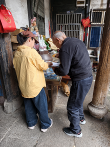 书香伴成长 志愿暖童心
