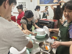 甜蜜烘焙 暖心相伴