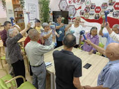 浓情端午 邻里相锤