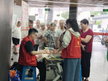 越惠保进社区志愿活动