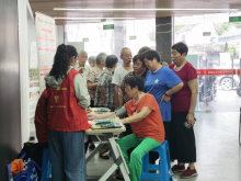 越惠保进社区志愿活动