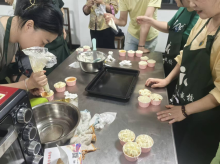 甜蜜烘焙 暖心相伴