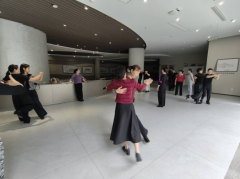 禹会社区开展交谊舞培训活动