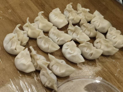 禹会社区开展冬至包饺子活动