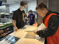 禹会社区开展店铺垃圾分类宣传