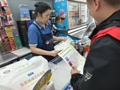 禹会社区开展店铺垃圾分类宣传活动