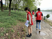 清理沿河垃圾死角